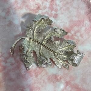 Vintage Sarah Coventry Leaf Brooch Silver